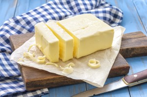 Butter enthält vor allem gesättigte Fettsäuren